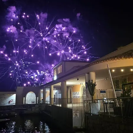 La Fiancée Du Pirate Hotel