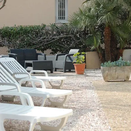 Hotel La Fiancee Du Pirate 3*